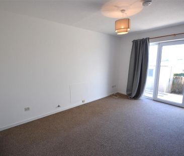 2 bedroom semi-detached house to rent - Photo 6