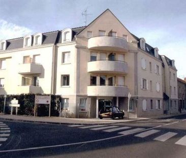 Location Appartement 2 pièces 45m² FLEURY LES AUBRAIS 45400 - Photo 5