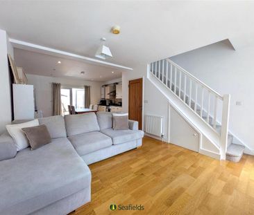 2 bedroom terraced house to rent - Photo 2