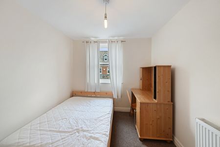 6 Bed Student Accommodation - Photo 5