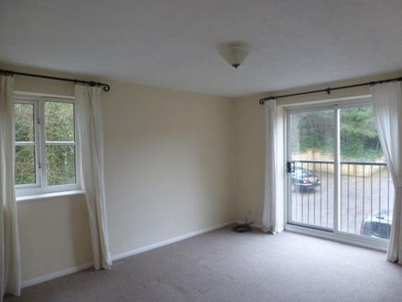 Dakin Close, Maidenbower, CRAWLEY - Photo 3