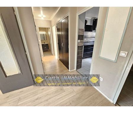 Location Appartement 3 pièces 67m² FRAISSES 42490 - Photo 4