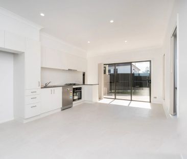 Modern 2-bedroom Villa in a Quiet, Convenient Location - Photo 5