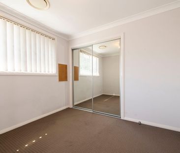 Charming Family Living - Photo 4