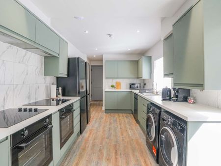 Luxurious 6-Bed Student House Share SO15 2HR Room 3 - Photo 5