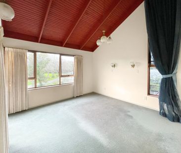 WHENUAPAI - Large 4 Bedrooms House - Photo 1