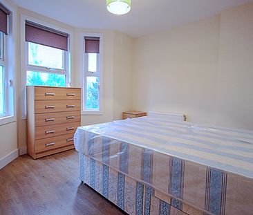 Lampton Road, Hounslow, TW3 4DP, Middlesex - Photo 5