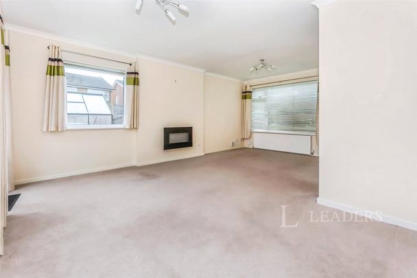 4 bedroom house to rent Alcester Road, Hollywood, Birmingham, B47 - Photo 1