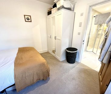 1 Bedroom - Photo 3