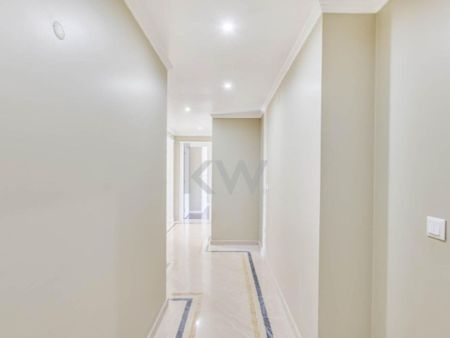 3 room luxury Apartment for rent in Cascais, Portugal - Photo 2