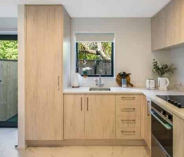 Modern 2-Bedroom Townhouse - Photo 4