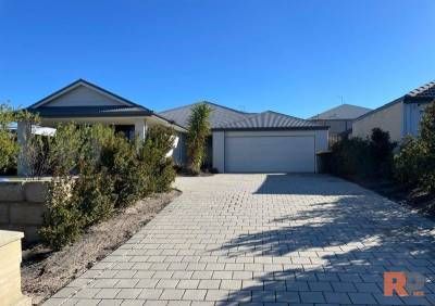 Modern Dual Key Home in the Heart of Aveley - Photo 4