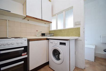 122 Church Road, Normanton - Photo 4