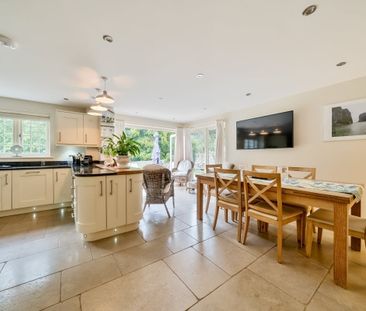 4 bedroom detached house to rent - Photo 1