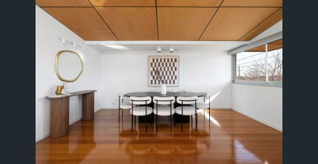 HEADLINE: Oh so convenient - Photo 5