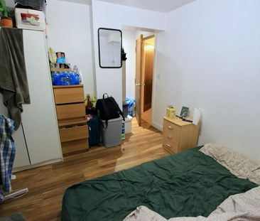 2 bedroom flat to rent - Photo 6