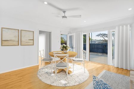 Perfect Family Home, Great Location, Walk To The WaterFront - Photo 2