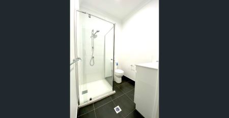 Two Deakin Rooming House - Newly renovated rooming house, furnished with ensuite or furnished with shared bathroom - Photo 4