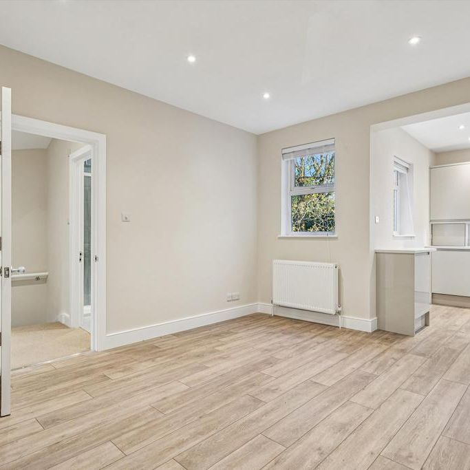 3 bedroom flat to rent - Photo 1