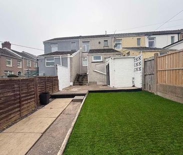 West Hill, Tredegar, NP22 - Photo 2