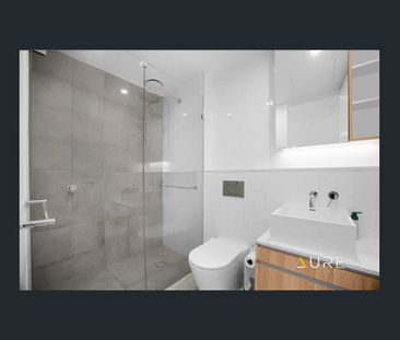 Exceptional South Melbourne Apartment with Premium Finishes Throughout - Photo 6