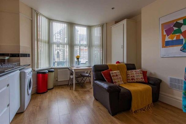 Colum Road, Cathays, CF10 - Photo 1