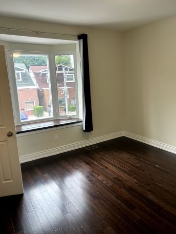 For Lease - 1311 Gerrard Street Unit# 1, Toronto, Ontario - Photo 4