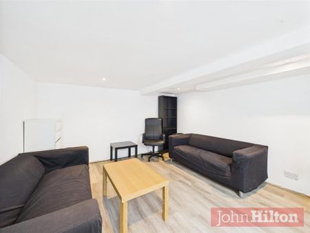 5 bedroom terraced house to rent - Photo 2