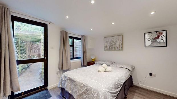 Studio to rent - Photo 1