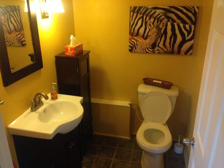 881 Beaconhill Court - 3 bed, 1.5 bath - Photo 4