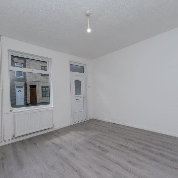 OXFORD STREET NORMANTON WF6 2EX - Photo 1