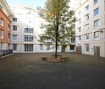 1 bedroom in a flat share to rent - Photo 4