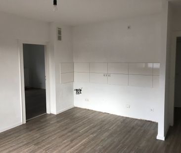 47101/127 Moderne 2-Zimmer-Wohnung mit Balkon in Düsseldorf-Reisholz - Foto 1