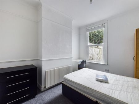 5 bedroom terraced house to rent - Photo 5