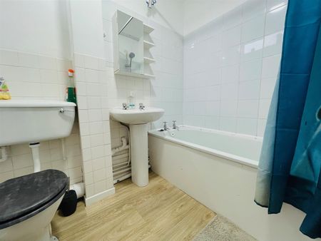 1 Bed Flat - Photo 5