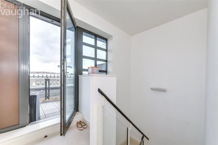 4 bedroom terraced house to rent - Photo 3