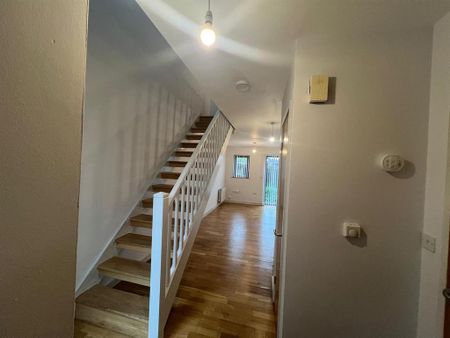 2 bedroom terraced house to rent - Photo 3