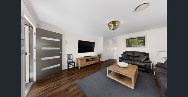 Modern 3-Bedroom Villa in Prime Greystanes Location - Photo 1