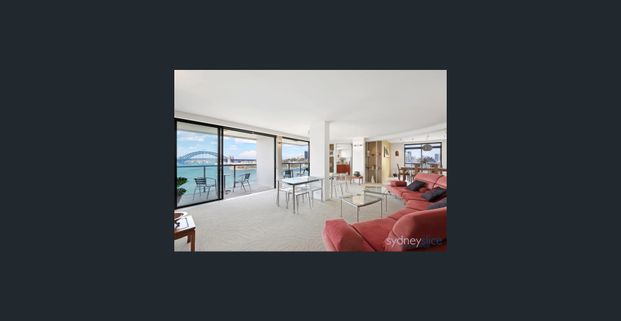 Oversized Luxury Harbour View Apartment - Photo 1