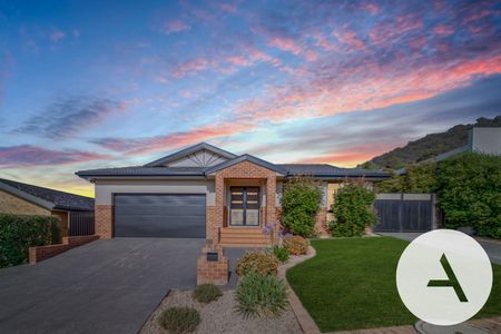 13 Allambee St, Jerrabomberra NSW 2619 - House For Rent | Domain - Photo 4