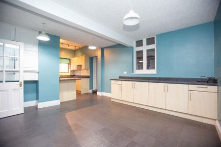 3 bedroom semi-detached house to rent - Photo 2