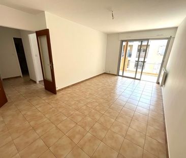 Location Appartement 2 pièces 47m² SANARY SUR MER 83110 - Photo 1