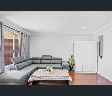 Family-Friendly Living with Everything at Your Doorstep in Bertram! - Photo 5