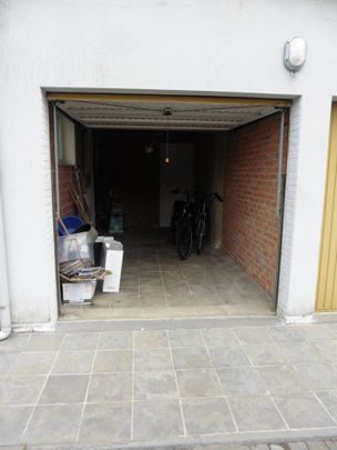 Appartement met kleine garageruimte/berging en 2 open staanplaatsen - Photo 1