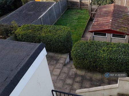 3 bedroom semi-detached house to rent - Photo 5