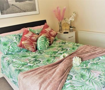 1 bedroom in a house share to rent - Photo 2