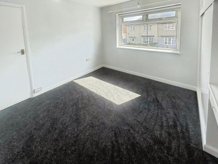 3 bedroom semi-detached house to rent - Photo 3