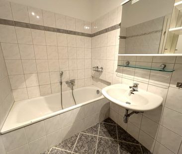 Stadtwohnung mit Balkon in den begrünten Innenhof! - Photo 2