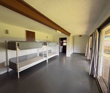 Spacious 5-Bedroom Home for the Whole Family - Photo 5