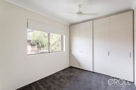 North Facing Two Bedroom Townhouse With Terrace - Photo 4